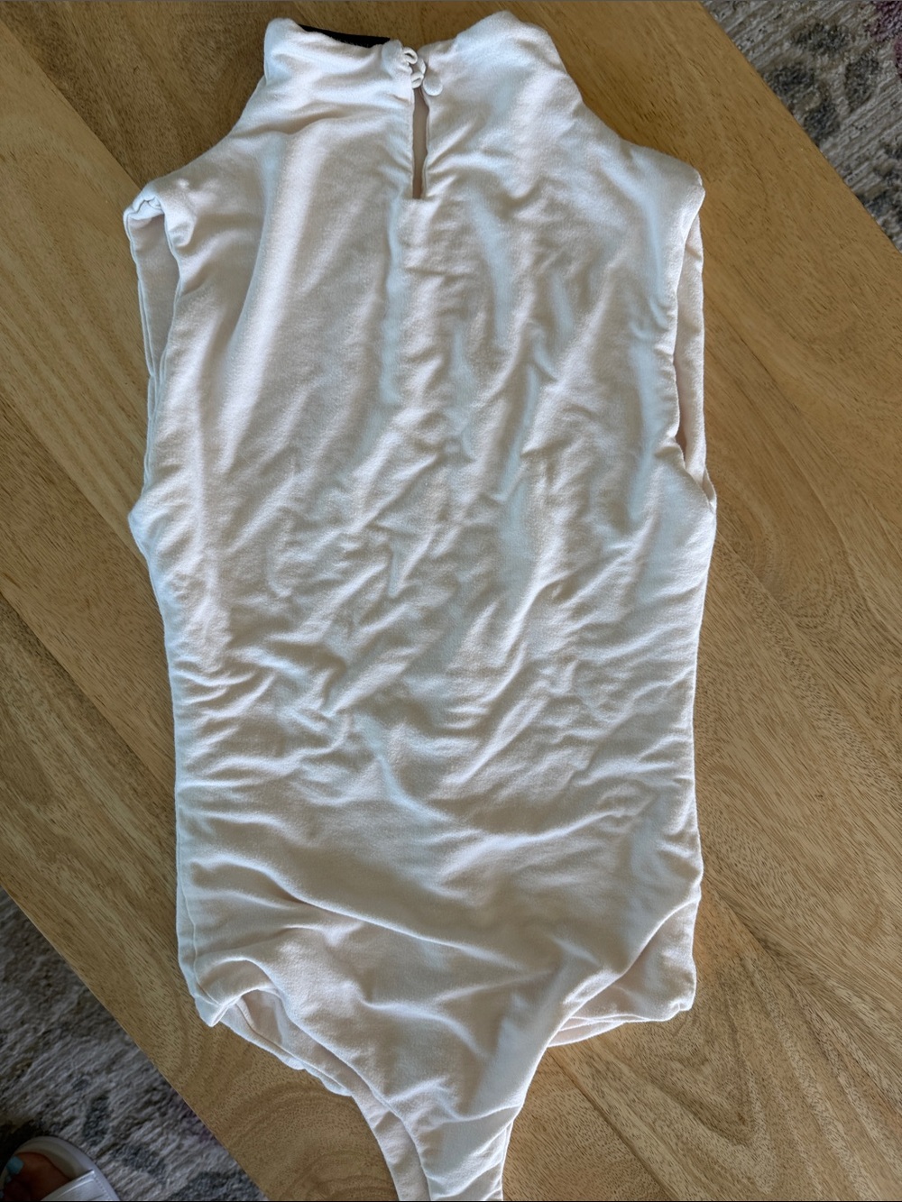 Bundle of 4 neutral tops - Picture 5 of 9